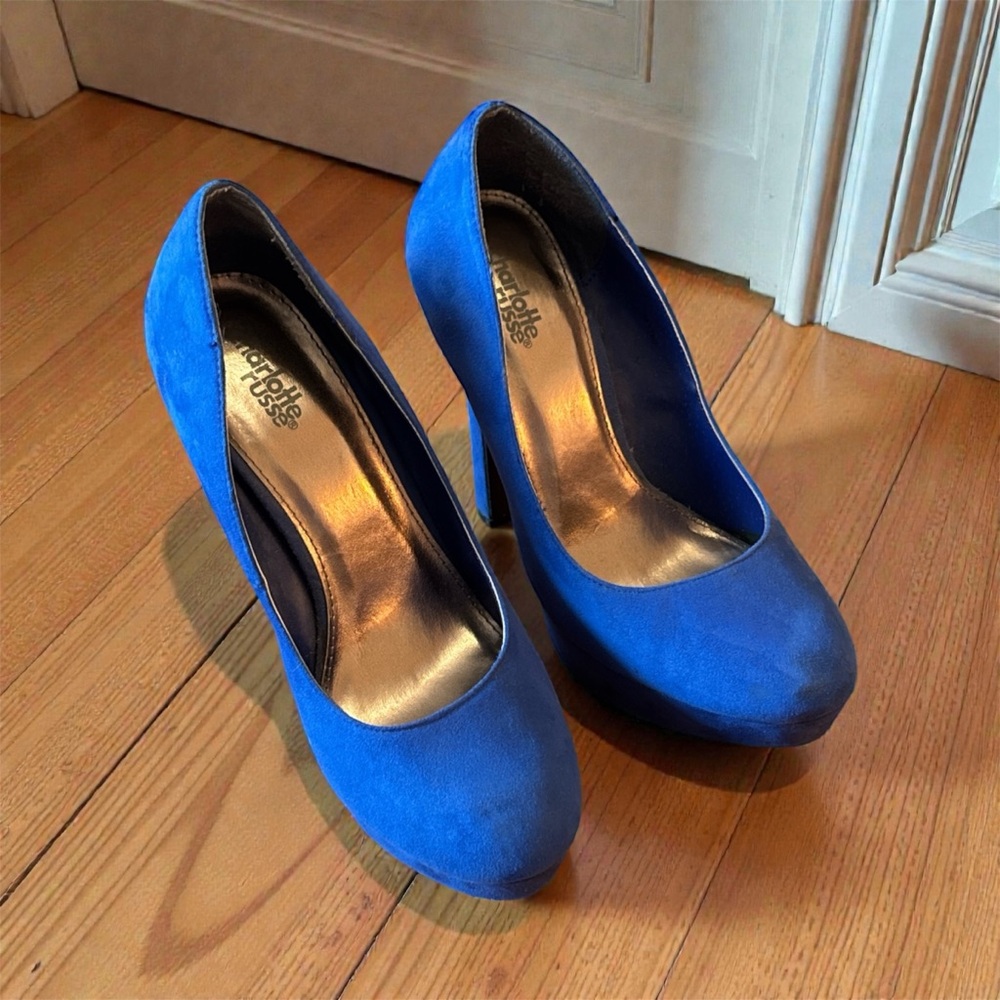 Charlotte Russe Blue Faux Suede 5in Platform Heel size 7.5
